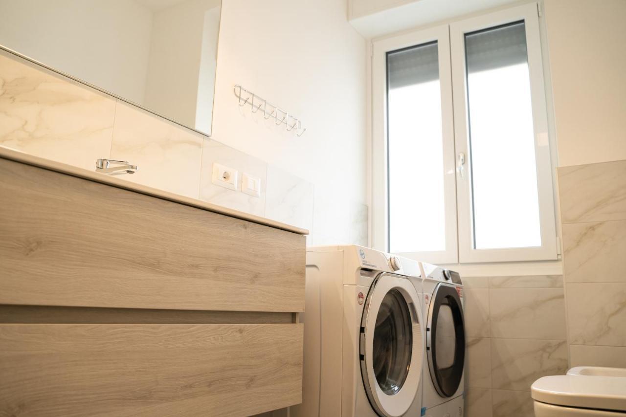 Piazza XX Settembre - Feel The Centre Apartment Lecco Exterior photo